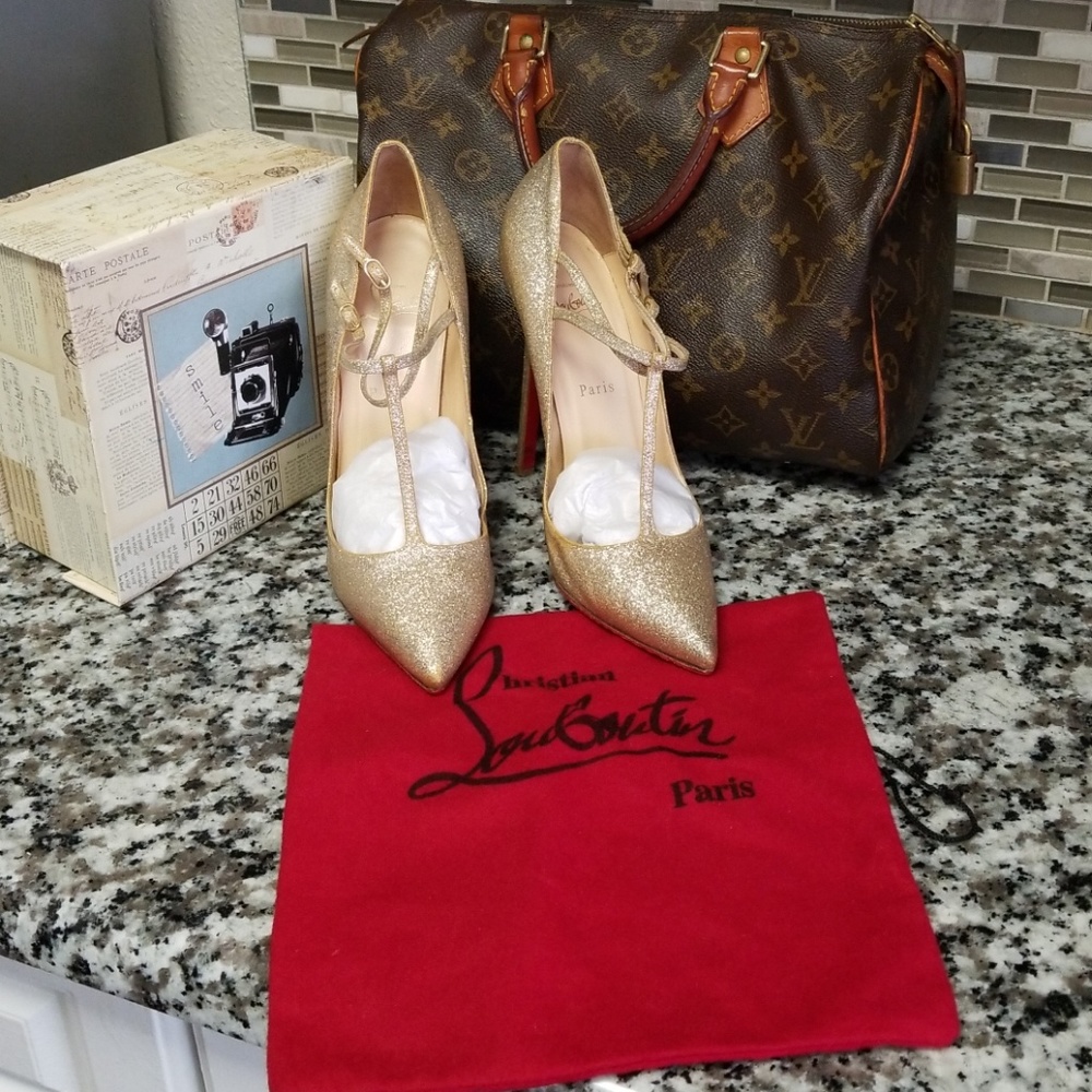 Christian Louboutin V-neck 120 Gold glitter